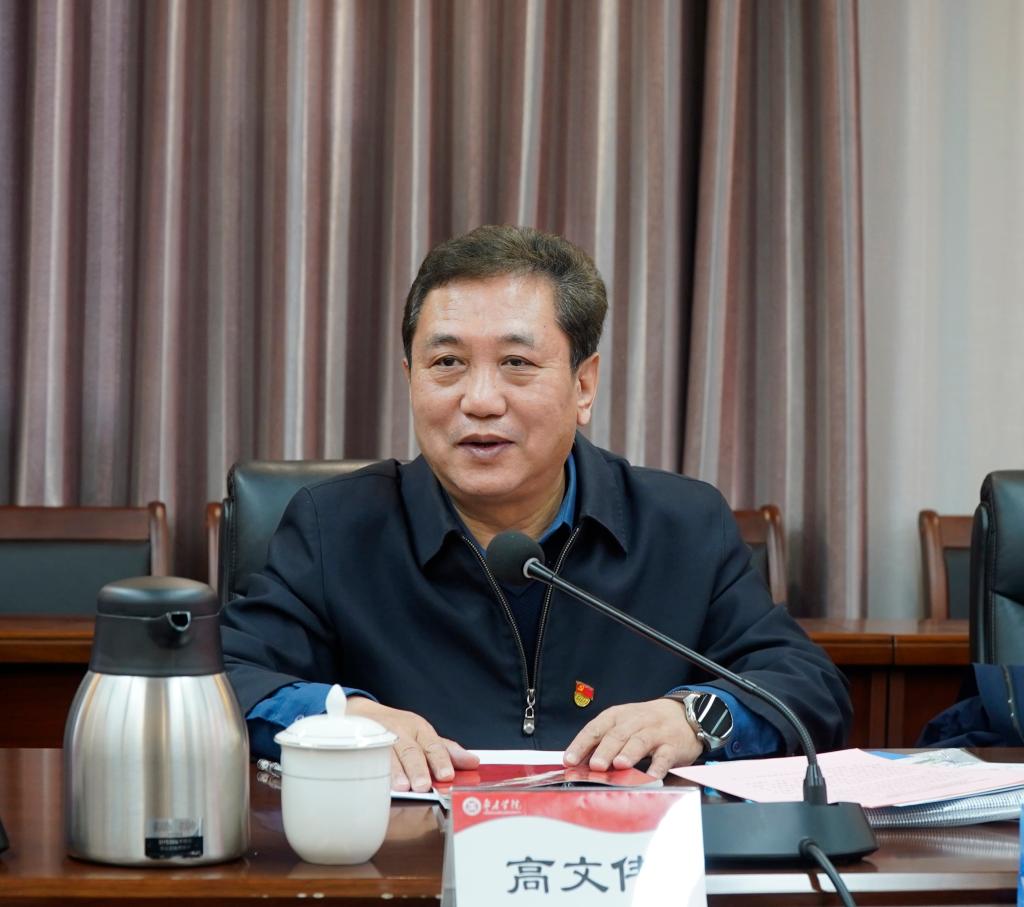 20251128年党委理论学习中心组学习2.jpg